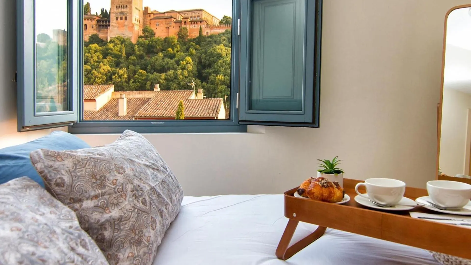 Chezmoihomes A Piece Of Heaven Over The Alhambra Granada